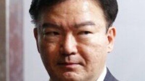 민경욱 “文대통령, 몸 편찮아 연평해전 메시지 無?…그냥 내기 싫은 것”