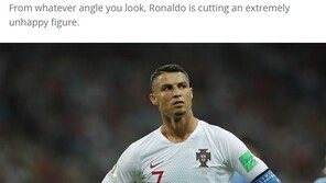 [월드컵] FIFA “전반전 호날두, 어느 각도에서 봐도 불행해 보였다”