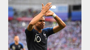 축구선수가 우사인 볼트 버금가는 스프린터? 프랑스 신성 음바페