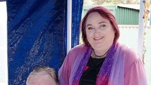 20년 된 마스카라 무심코 바른 여성 ‘실명 위기’…6개월 쓰면 버려야 한다고?