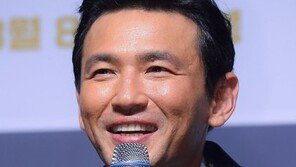 ‘공작’ 황정민 “말과 말의 대결…구강액션, 주먹보다 더 살벌했죠”