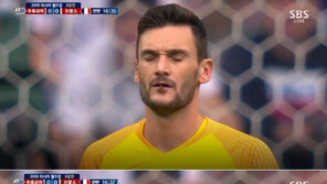 “새슐리영 이후 최고!”…프랑스 요리스 골키퍼 ‘행운의 잠자리 키스’ 화제