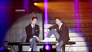 [연예현장.jpg] ‘한류 제왕’ 동방신기의 여유