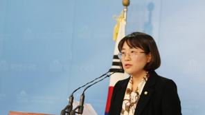 정의당 “송영무 성차별적 인식 천박…軍 잘못된 성 인식 드러낸 것”