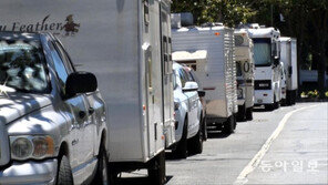 실리콘밸리 미친 집값에… 거리 점령한 ‘노숙 캠핑카族’