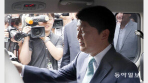 정계은퇴엔 선그은 ‘정치 쉼표’… 독일로 일단 철수