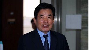 이석현, ‘당대표 출마 선언’ 김진표 응원…“경제 살려야 총선 이긴다”