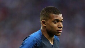 ‘황제’ 펠레, ‘신성’ 음바페에 “월드컵 결승에서 골 넣은 두번째 10대…환영!”