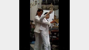 [영상]“천사의 노래”…뇌성마비女, 오페라 공연 ‘감동’