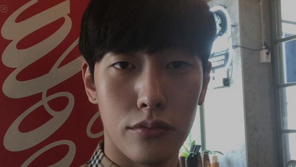 트와이스·블랙핑크 꺾고 차트 1위 오른 숀…밴드 칵스 출신 능력자