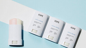 자외선 막고 땀-피지 잡고… ‘선스틱’ 하나면 피부 걱정 끝!