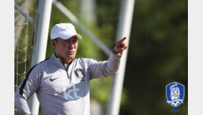 낯선 기후 & 해외파 합류시기, AG 김학범호-윤덕여호의 같은 고민