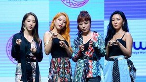 마마무, 불구덩이 앞에서 섹시춤…여름엔 더 강렬한 ‘빨간맛’