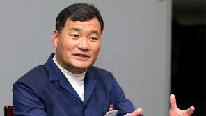 “8년간 야간군수실 운영… 주민 1만8000여명 민원 들어”