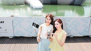 석촌호수에 뜬 ‘카우스:홀리데이’