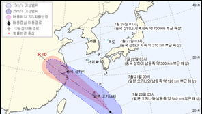 제10호 태풍 ‘암필’ 북상 중, 폭염 식혀줄까? 이동 경로 살펴보니…