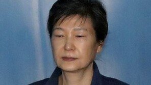 변호사 “박근혜, 임기 말 사면? 재판부터 끝나야…국민 공감대 형성 안 돼”