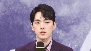 김정현, 제작발표회 내내 무표정→라이브 방송 취소…관계자 해명은? 