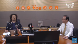 김어준, 노회찬 추모 “선글라스 하나 사 드렸어야 했는데…후회 돼”