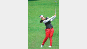 무서운 19세, 왕관 접수 중… KLPGA 상반기 휩쓴 루키 최혜진 