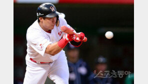 작전에 녹아드는 SK ‘홈런 타자’ 김동엽