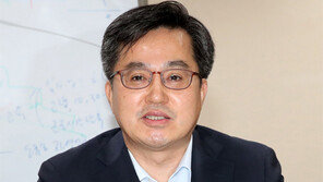 대기업이 구원투수… 김동연 삼성 찾고, SK하이닉스 “15조 투자” 