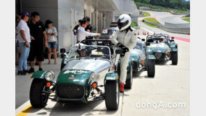 스키드카코리아, ‘케이터햄 트랙 펀 데이’ 개최… 잠자는 아드레날린 깨우다
