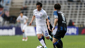 오른쪽에서 펄펄 나는 왼발잡이 염기훈