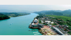 카누 남북 단일팀, 대동호-한강호 타고 출항