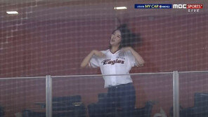 러블리즈 미주, 한화 시구 후 박수 쏟아져…댄스 응원으로 ‘男心 저격’