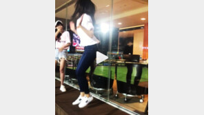 “야구장, 춤신춤왕”…러블리즈 미주, 열정적 응원