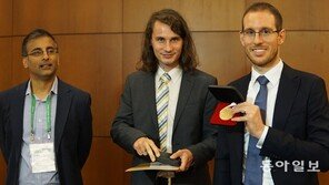 4000만 쿠르드인 품에 안긴 ‘수학계 노벨상’