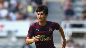 기성용, 뉴캐슬에서 첫 코리안 더비 마쳐