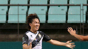 맞고만 있던 경남의 역습… ‘절대 1강’ 삼켰다