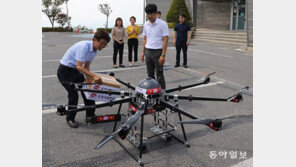 산꼭대기 날아간 드론 “딩동, 소포 왔어요”