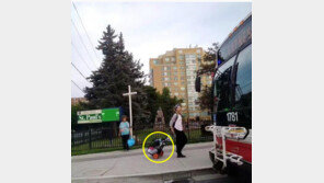 성룡 딸 우줘린, 폐품 주워 생활? “쓰레기 뒤지는 것 봤다” 목격담