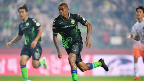 전북 현대, 외인 공격수 로페즈와 ‘3년 더’