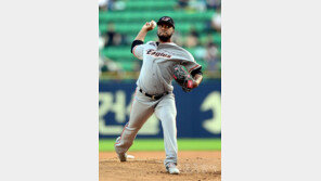 ‘아들 만난다!’ 한화 샘슨, AG 휴식기에 다시 미국행