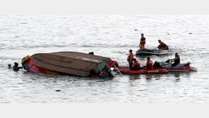 한강 민간보트 구조나섰다가… 소방관 2명, 급류 휩쓸려갔다
