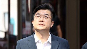 ‘드루킹 소개’ 송인배 조사… 김경수 영장여부 주내 결정