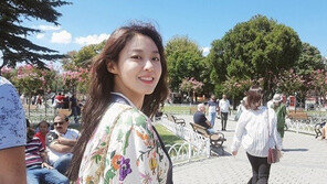[#해시태그 컷] 터키여행 설현, 상큼한 미소