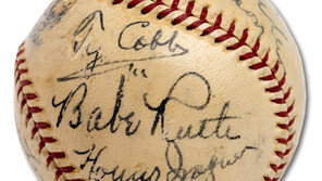 베이브 루스 등 11명 사인 야구공 7억원에 낙찰