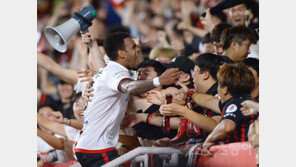 ‘눈이 트인’ 서울 고요한, 슈퍼매치를 품에 안다!