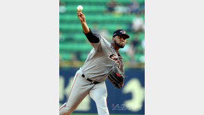 ‘K머신’ 샘슨, 9이닝당 탈삼진 역대 1위에 도전장