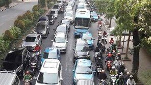 2부제도 소용없는 ‘교통지옥 자카르타’