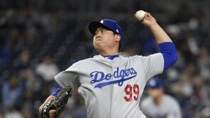 류현진, 105일 만의 복귀전…데릭 홀랜드와 맞대결