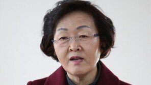 ‘횡령’ 신연희, 1심서 징역 3년…“잘못, 안 뉘우쳐”