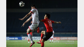 [아시안게임] ‘충격의 2실점’ 한국, 후반전 김건웅 빼고 황인범 투입