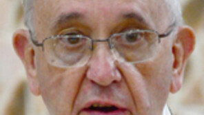 아동 성추행 침묵하던 교황청 “슬프고 부끄럽다”