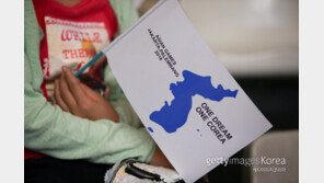 [아시안게임] 개막식서 역대 11번째 남북 공동입장, 기수는 임영희-주경철